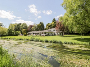 The River House Avon Valley Stonehenge
